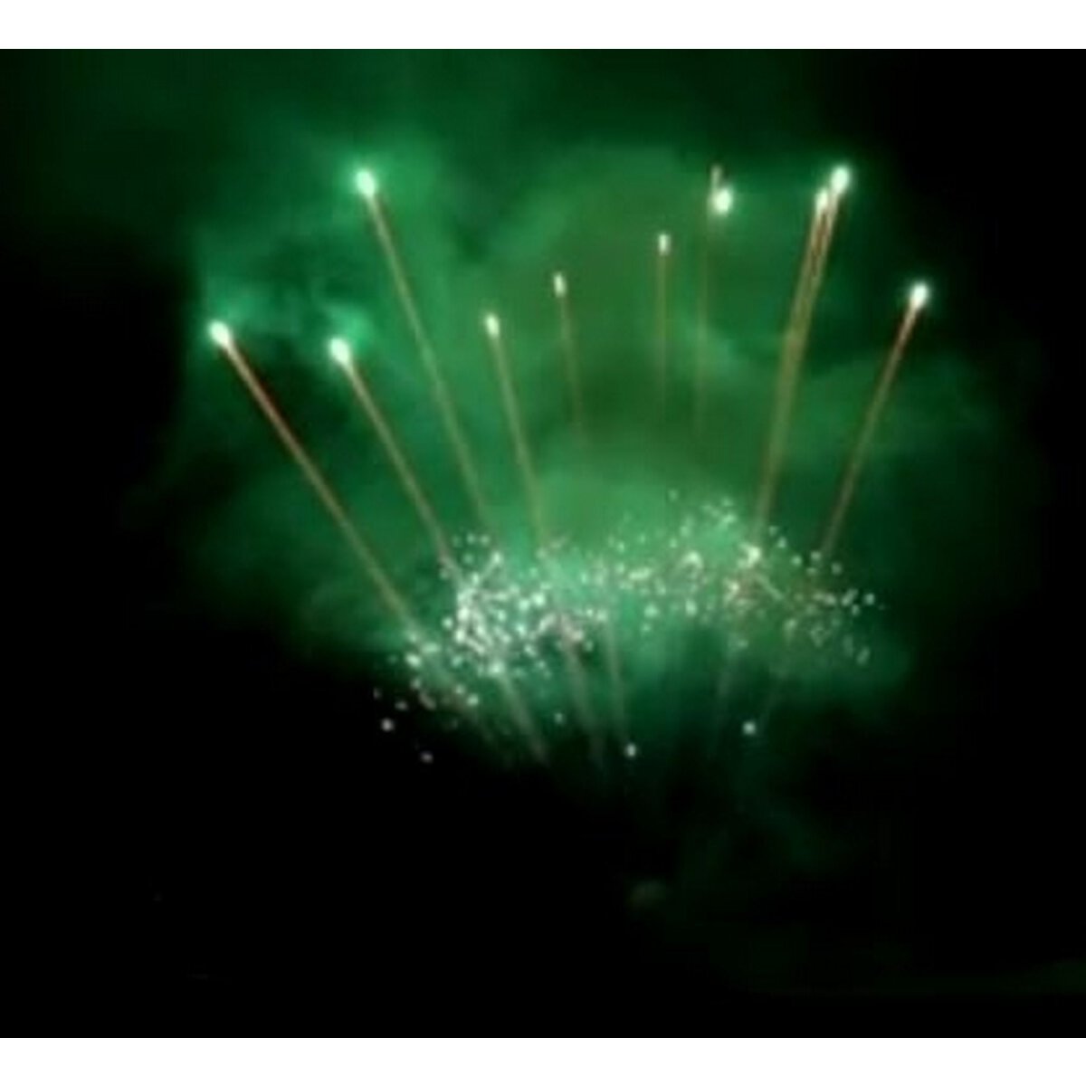 Single Row: Gold rain to green comet with green strobe mine